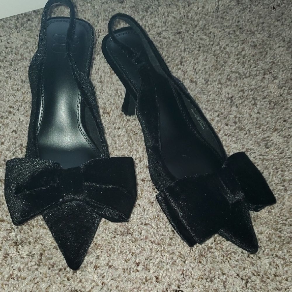 Elegant Black Bow Slingback Heels